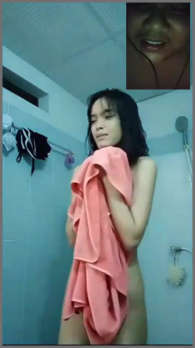 ပူစီသေးသေးလေးရေချိုး — XBurma Myanmar video preview