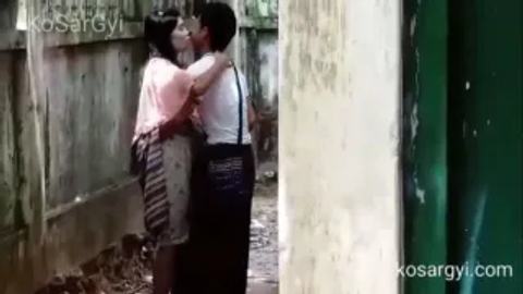 လမ်းကြားမှာ အချစ်ကြမ်းနေတဲ့အတွဲ video preview