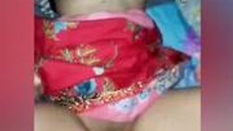 ထမိန်လှန်ကြုံးတဲ့စားဘဲကြီး video preview
