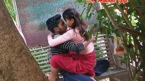 ကပ်တိုးလေးလိုးနေကြတာဟ ချောင်းရိုက် video preview