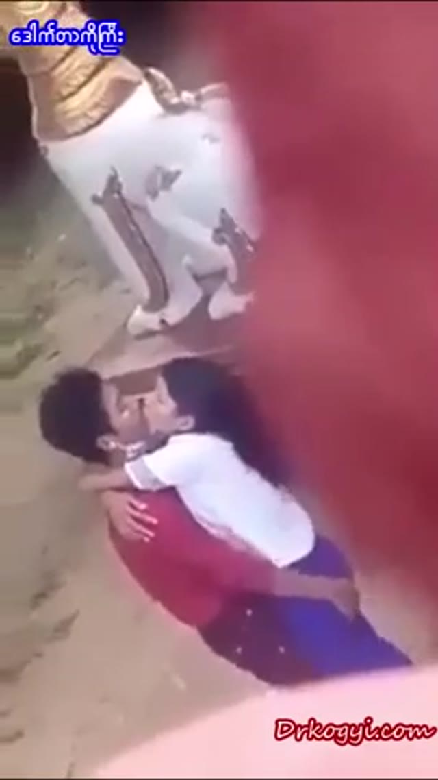 လမ်းဘေးလဲလိုးမှာဘဲ — XBurma Myanmar video preview