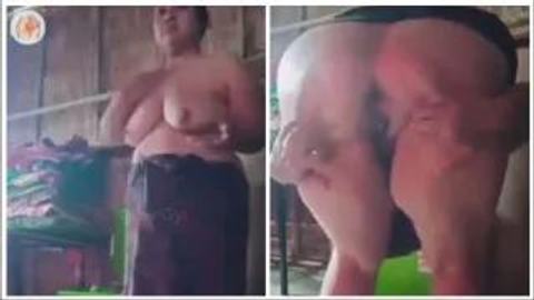 ရေချိုးပြီးစ အန်တီကြီးအလှ video preview