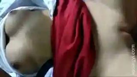 အမွှေးတောင်မပေါက်သေးတဲ့ အငုံးလေး video preview