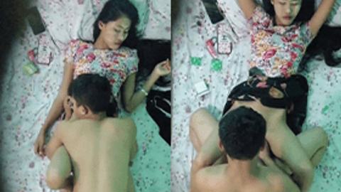 မြန်မာချောင်းရိုက် ရိုးသားတဲ့စော်လေးကို ခေါ်လိုးတဲ့အောက်ထပ်ကကောင် video preview