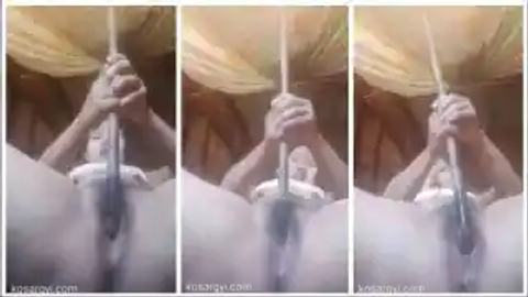 ဒုတ်ကောက်နဲ့ဆော်တဲ့ မမကြီး video preview