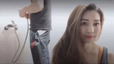 အိမ်သာထဲမှာအမုန်းဆွဲတဲ့ တရုတ်စုံတွဲ video preview