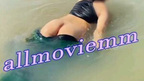 ရေချိုးပြတဲ့ကရင်မ video preview