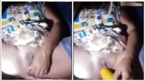 သခွားသီးကြီးနဲ့ထည့်ပြီး Sex Chat တဲ့အန်တီ video preview