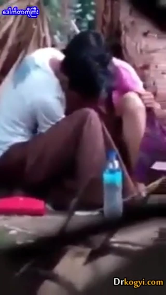 ဘာလိုက်ရှာနေလဲမသိဘူး — XBurma Myanmar video preview