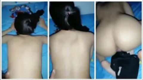 အဖုတ်ထဲက လရည်တွေစီးကျလို့ video preview
