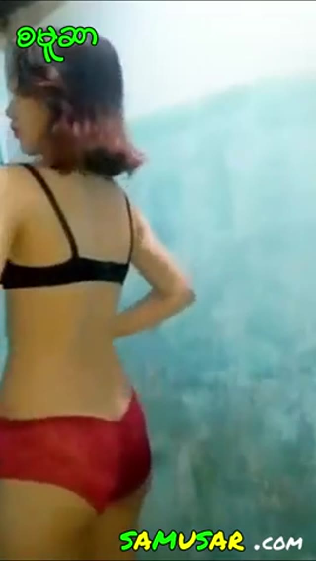 ရေမချိုးခင်လေးဖလန်းဖလန်းထ — XBurma Myanmar video preview