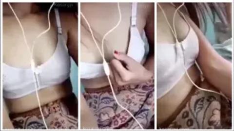 နားကျပ်လေးတပ်ပြီး ချက် video preview