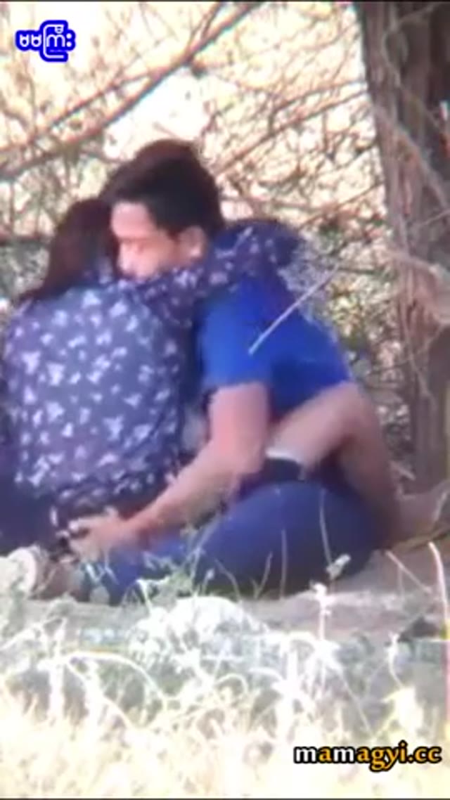 သစ်ပင်အောက်မှာဆွဲ ချောင်းရိုက် — XBurma Myanmar video preview