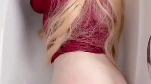 ရေဆေးစရာမလိုတဲ့ စောက်ဖုတ်နီတာရဲလေး video preview