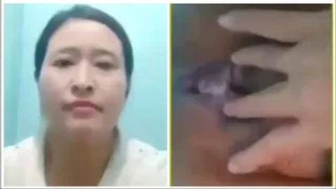 အန်တီကြီးရဲ့ ပူစီ video preview