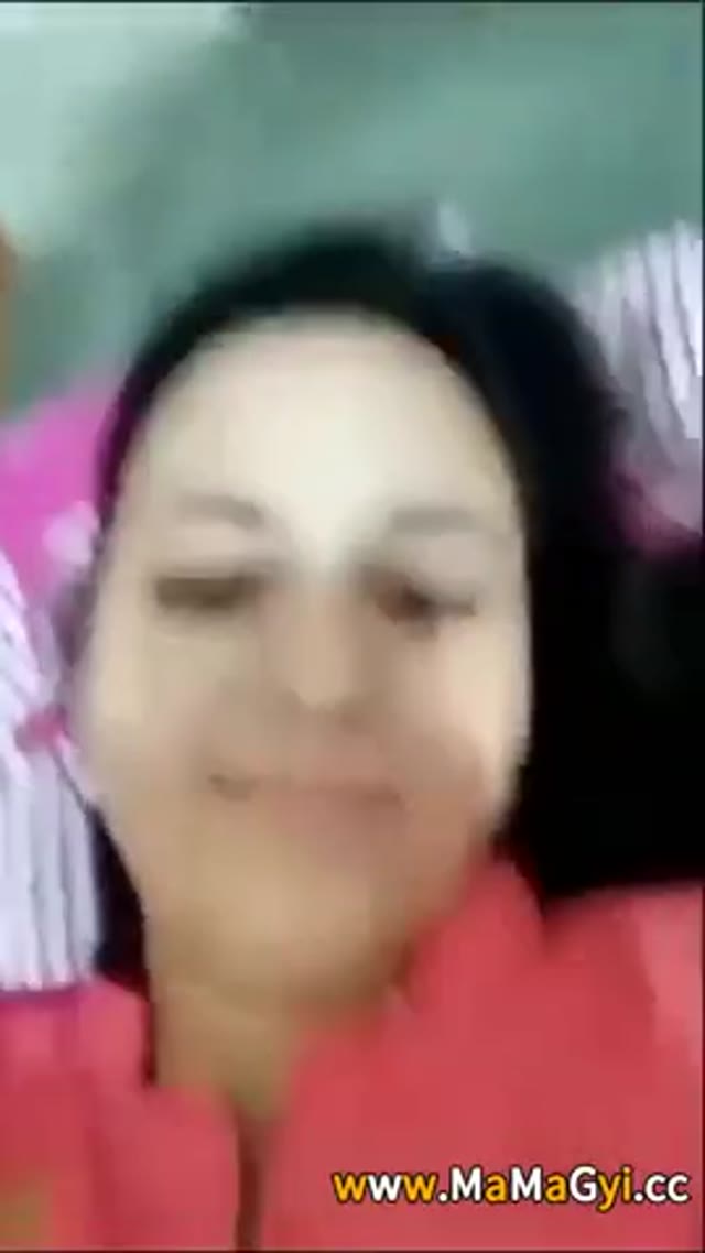 ကုလားစင်မလေး ပိပိလေးကဖောင်းဖောင်း — XBurma Myanmar video preview