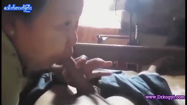 မြန်မာအန်တီကြီးရဲ့ ပုလွေအမှုတ်စကေး — XBurma Myanmar video preview