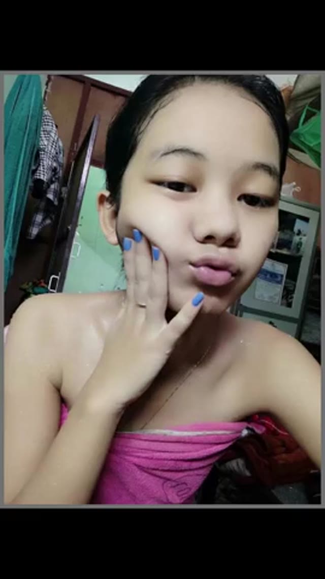 မြန်မာအငုံးလေး ပိပိလေးက လက်နှစ်လုံး — XBurma Myanmar video preview