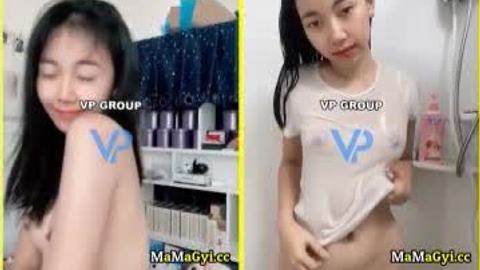 လော်ခီးနေတဲ့စောက်ဖုတ်အမိုက်စားလေး video preview