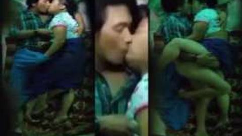 အောက်ထပ်မှာလိုးနေတဲ့အတွဲချောင်းရိုက်အောကား video preview