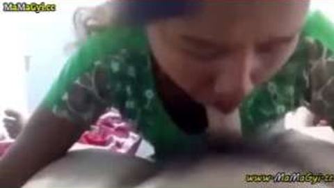 မြန်မာမမကြီးကိုလုပ်စီးခိုင်း video preview