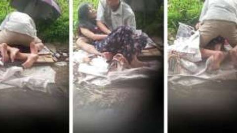 ထီးကာပီး heat တက်လွန်းနေတဲ့ကျော်ကြီး တည်းခိုခန်းမသွားတော့ ချောင်းရိုက်လေးမိ video preview