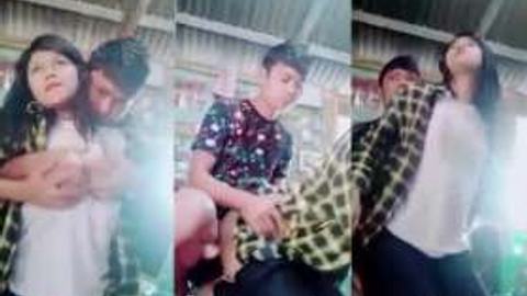 လူကြီးတွေလစ်တုန်း ခိုးစားနေကြတဲ့ ဆယ်ကျော်သက် မြန်မာအတွဲ video preview