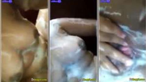 ရေချိုးရင်းဆပ်ပြာနဲ့ပွတ် video preview