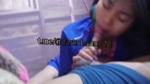 လီးကိုရှယ်ကိုင်ပြီးတော့ တစ်ဆုံးမှုတ်ပေးတဲ့စော်လေး video preview