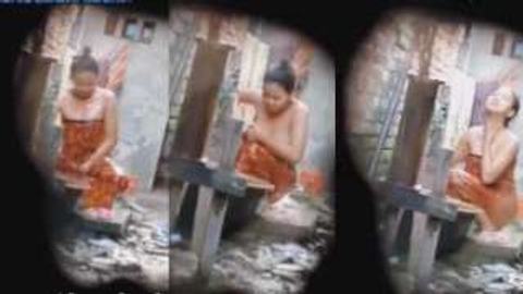 ရေချိုးနေတဲ့ဆော်လေး နို့လေးတွေဖွေးနေတာပဲ video preview