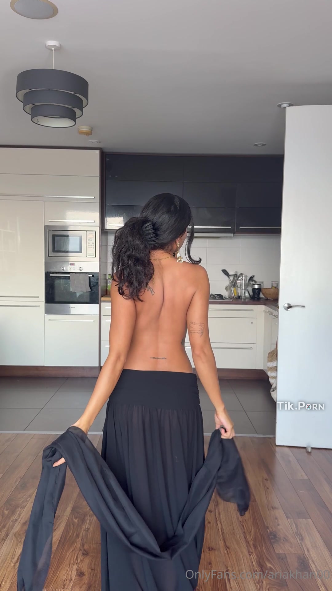 Doing a sexy dance in a traditional dancer outfit and stripping — XBurma Myanmar video preview